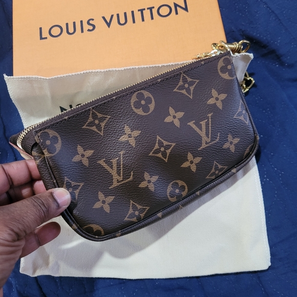 Louis Vuitton cosmetic Pouch New - Picture 9 of 12